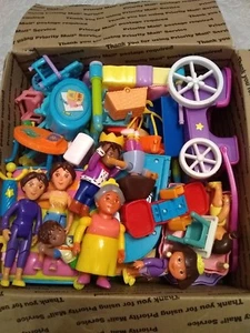 Dora The Explorer Spielset Möbel Buggy Pool Personen Bett Tisch viel Zubehör - Bild 1 von 7