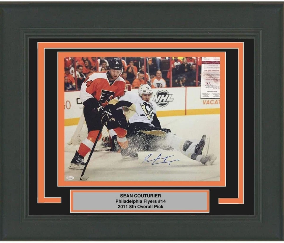 Foto enmarcada autografiada/firmada de Sean Couturier Flyers Vs Malkin 16x20 certificado de autenticidad JSA Foto 1 de 1