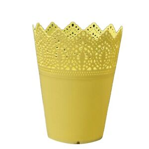 Stylish Plastic Flower Pot Durable and Crack Resistant for Everyday Use