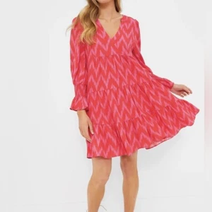 Pomander Place S Kenzie Kenzo Kleid Chevron Hot Pink Langarm Stufen Tuckernut - Bild 1 von 15