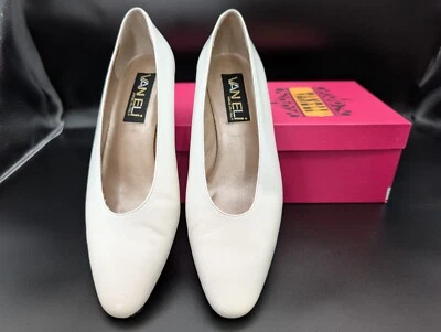 Zapato de cuero Vaneli Madelon para mujer/niña hecho en Italia talla 6 1/2 blanco  Foto 1 de 4