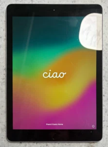 Apple iPad (6th Generation) A1893 32 GB, Wi-Fi, 9.7 in - Space Gray - Picture 1 of 4