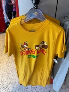 Universal Studios Super Nintendo World Donkey Kong Country Shirt NWT - Picture 1 of 1