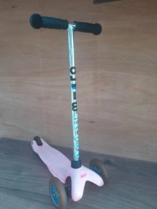 Micro Scooter de 3 Ruedas - Rosa - Mango Extraíble - Juguete para Paseo para Niños - Imagen 1 de 6