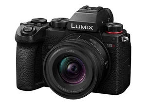 Panasonic Lumix S5D Digital Camera with 18-40mm f4.5-6.3 Lens - Picture 1 of 13