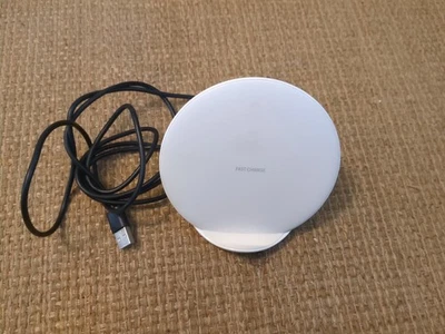 Samsung EP-N5100 Fast Wireless Charging Stand  - WHITE - Image 1 of 2