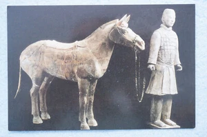 Caballería y un caballo - China - Postal - Imagen 1 de 2