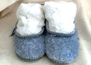 Dear Foams W Size US 7-8M Slouchy Slips Grey/Wht Faux Fur InDoor/OutDoor MW NWT - Picture 1 of 6