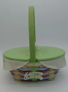 Cesta de Pascua Longaberger Pastel con tapa protectora forrada con amarre y 2 perillas 2012 - Imagen 1 de 14