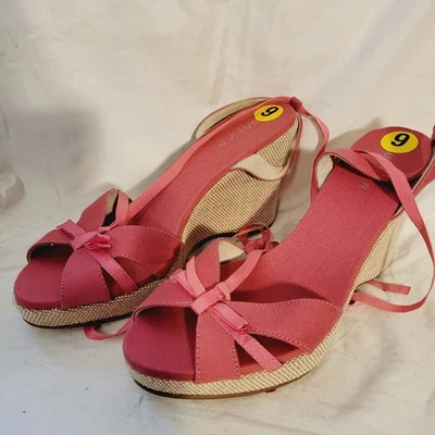 Vintage Women's Shoes Platform Heels Pink and Tan by Unisa Size 9, Unused - Image 1 of 4