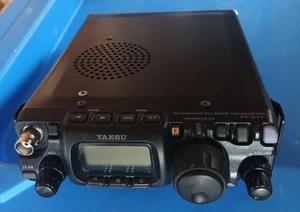 Yaesu FT-817 QRP Transceiver - Zdjęcie 1 z 2