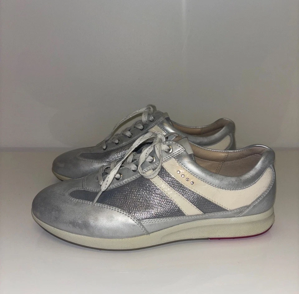Zapatos de golf Ecco para mujer talla 8/38 zapatillas acolchadas de cuero plateado Foto 1 de 4
