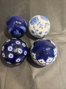 4 bolas de alfombra azules y blancas - Imagen 1 de 7