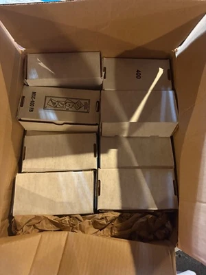 BOX OF 20. 1989-90 OPC O-Pee-Chee Hockey Complete 330 Card Set - Image 1 of 4