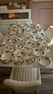 Royal Albert Old Country Roses China Tea-set & Dinner Set. - Picture 1 of 12