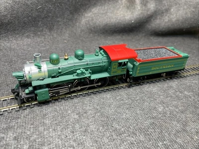 Locomotiva a vapor Mehano escala HO Southern 2-6-0 - Imagem 1 de 4