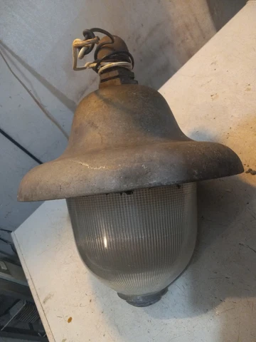 Vintage Holophane Symmetric Luminaire Glass Yard Street Light Lamp Aluminum Hood Cover