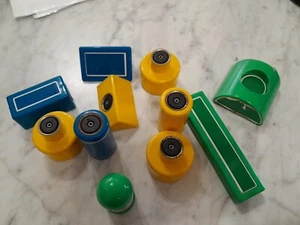 11 Pieces Of Vintage Magnetic Toys With 1 Person Some Wear - Picture 1 of 9