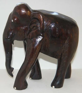 A Fine large Hand Carved Wooden Elephant - Vintage - Picture 1 of 7