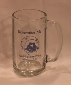 PATRICK HENRY HIGH SCHOOL 1999 ABSCHLUSSBALLBECHER STEIN - Bild 1 von 1