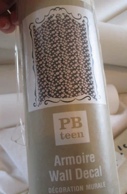 Armario Pottery Barn Teen paneles a rayas seguros 50 X 74" nuevo  Foto 1 de 3