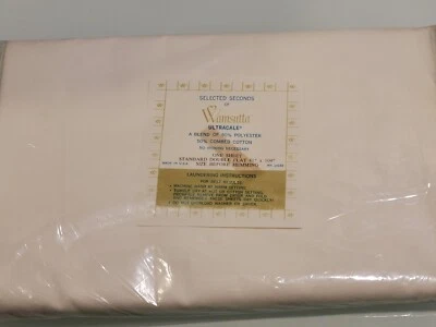 VTG White Wamsutta ULTRACALE  ONE STD DOUBLE FLAT SHEET  Selected Seconds - Image 1 of 4