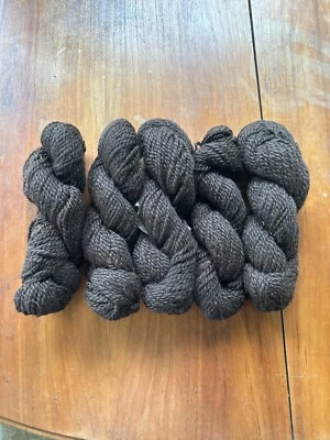 Hilo de alpaca Suri - marrón oscuro natural - voluminoso Foto 1 de 3