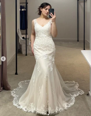 Mermaid Wedding Dresses Beige Summer V Neck Beach Boho Lace Bridal Gowns - Image 1 of 4