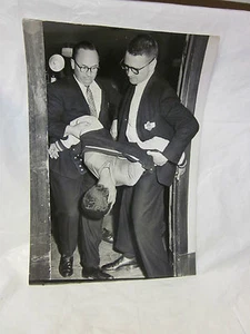 1962 EE. UU. Foto original y periódico Atomic Power Protest en blanco y negro - Imagen 1 de 7