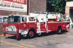 Fort Lee NJ 1975 Mack CF Baker Aerialscope Tower - 4x6 Fire Apparatus Photo - Picture 1 of 1