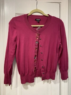 Nuevo con etiquetas Apt. Cárdigan 9 Rosa Bordado Con Cuentas Deslumbrado Botón Frontal Talla Pequeña Foto 1 de 4