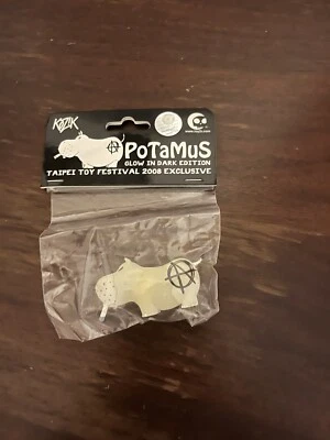 Toy2R 2008 Frank Kozik Potamus GID Version 2" Figura de Vinilo Foto 1 de 3