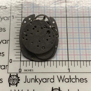 Vintage Timex 802 Watch Movement Repair Parts Spares Watchmaker No Jewels Taiwan - Picture 1 of 2