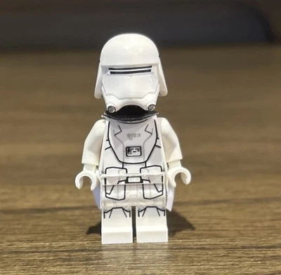 LEGO Star Wars First Order Snowtrooper minifigure - Image 1 of 2