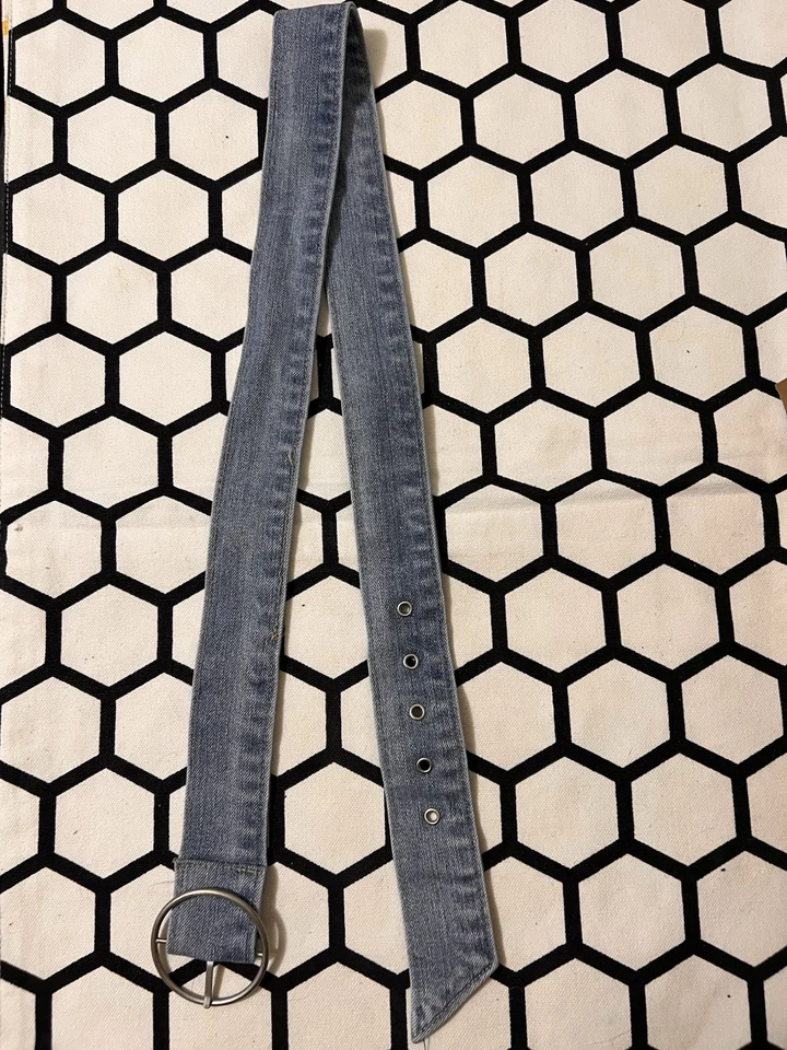 Cinturón de mezclilla años 90/Y2K con herrajes plateados 38 pulgadas Foto 1 de 1