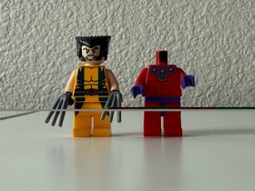 LEGO Marvel Wolverine's Chopper Showdown 6866 Wolverine and Magneto's torso&legs