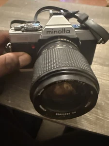 Cámara fotográfica Minolta XG7 35 mm vintage SLR #4088739 - Imagen 1 de 5