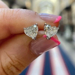 Pendientes de tachuelas empujables hacia atrás moissanita con certificación corazón 1,25 CTW enchapados en oro blanco 14 K - Imagen 1 de 6