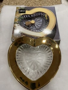 Mikasa "Desire Gold" Heart Dish (7 3/4" x 7 1/2" x 1 3/4" Deep) - Picture 1 of 3