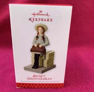 HALLMARK GEDENKEN 2013 ANNE OF GREEN GABLES 2. IN SERIE ORNAMENT NEU IM KARTON HTF SELTEN! - Bild 1 von 9