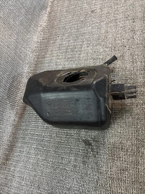 Lincoln Town Car tanque de combustible cuello soporte 1997  Foto 1 de 4