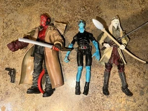Mezco Hellboy Figuren Konvolut - Bild 1 von 6