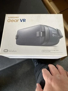 Samsung Gear VR 2 Oculus Virtual Reality Headset SM-R323 - New Open Box - Picture 1 of 2