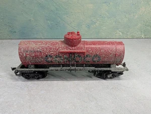 USED Life-Like HO Scale Single Dome Tank Car Conoco Paint Splatter - Picture 1 of 6