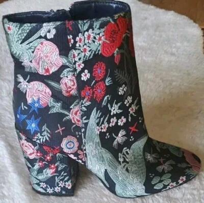 Vince Camuto Boots Floral Embroidered 3.5"Block Heels Womens Destilly Sz 5M NWOB - Image 1 of 4