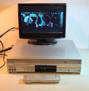 Panasonic DVD VCR Combo Reproductor Grabadora VHS con Control Remoto PROBADO PV-D4743S - A+ - Imagen 1 de 6
