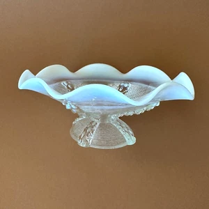 Antiguo compuesto de ""Botones y paneles"" de Northwood, opalescente blanco con volantes vaselina - Imagen 1 de 10