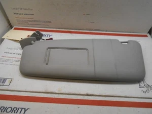 06 BMW 3-series driver side sunvisor QL0041 - Picture 1 of 4
