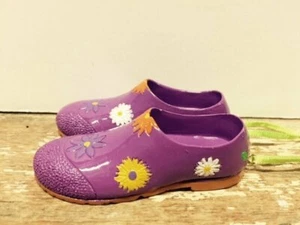 Christmas ornament Kurt Adler Decrative Flower Purple Gardening Resin Shoes NWT - Picture 1 of 5
