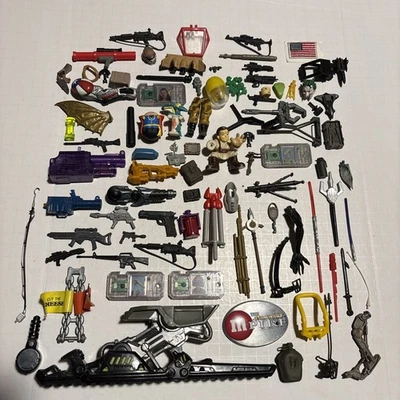 Lote de figuras de ação vintage armas e acessórios várias linhas de brinquedos lote 1 - Imagem 1 de 4